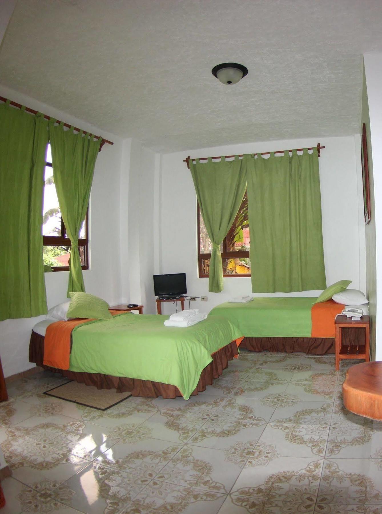 Hotel Twin Galapagos Puerto Ayora  Extérieur photo
