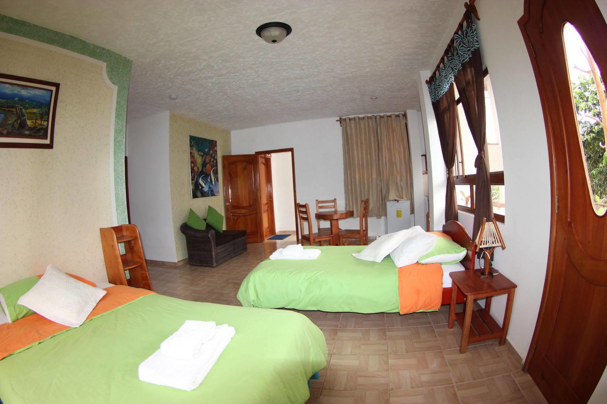 Hotel Twin Galapagos Puerto Ayora  Extérieur photo